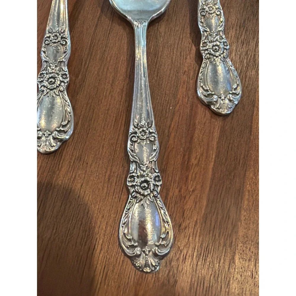 Set of 4 Vintage 1847 Rogers Bros Heritage Silverplate Teaspoons (1953)